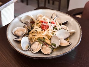 清炒白酒蛤蜊義大利麵