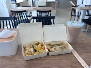 外帶回交誼廳吃