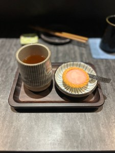 國寶茶和草莓乳酪塔