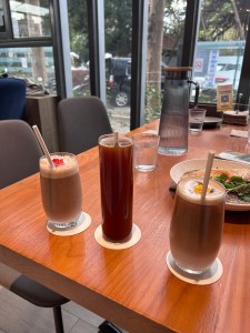 烏瓦紅茶拿鐵、美式咖啡